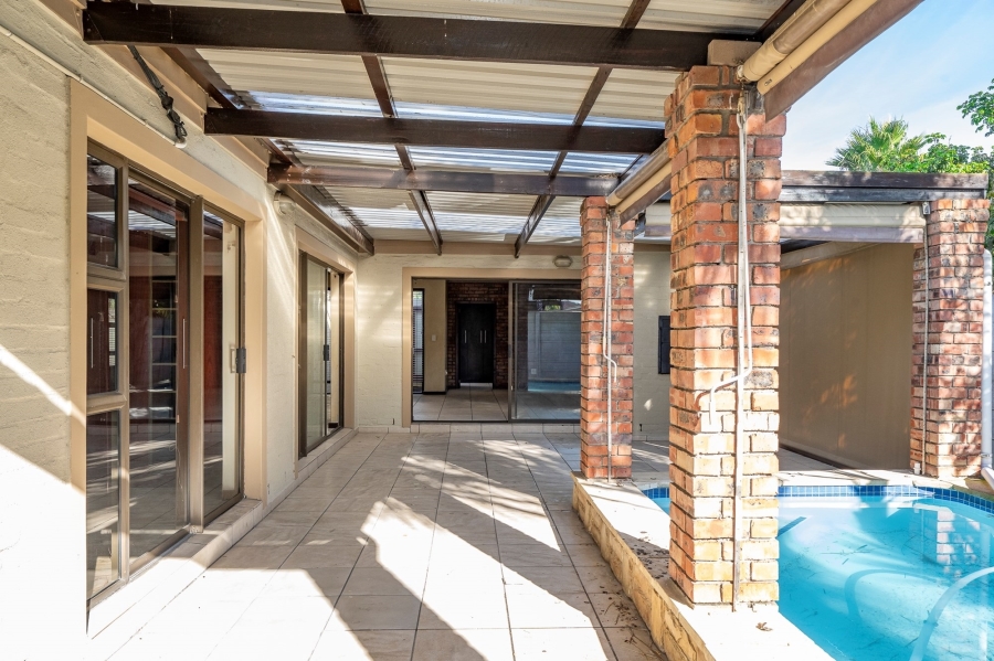 4 Bedroom Property for Sale in Sonkring Western Cape